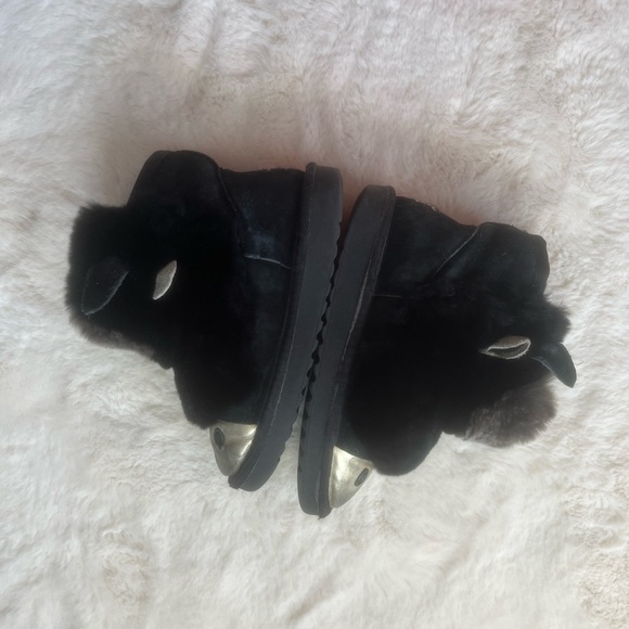 Ugg Ozwear Donkey Zip Boots Big Kids 2 - Picture 5 of 9